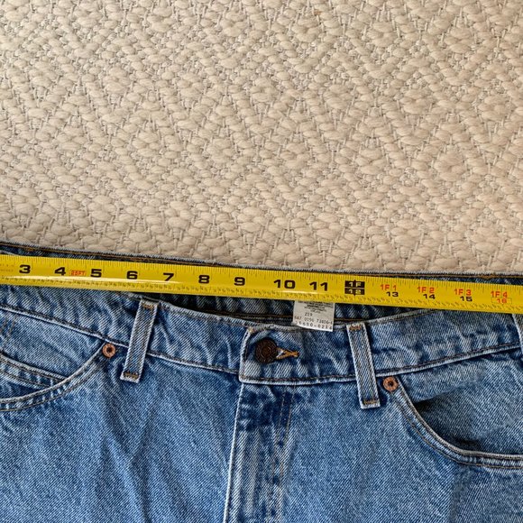 Levi Strauss & Co Jean Shorts 550 - Size 38 - Picture 5 of 5